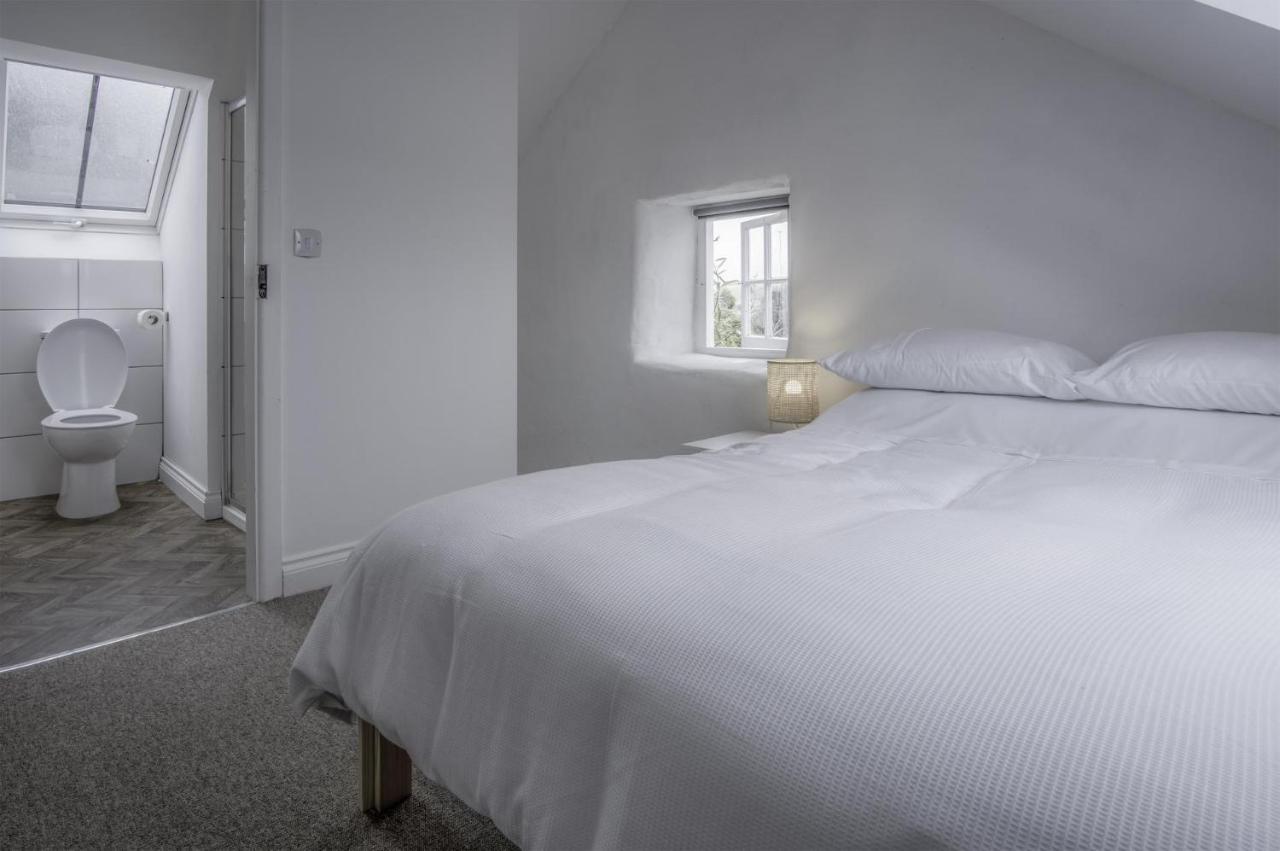 Brook - 1 Bedroom - * Dale